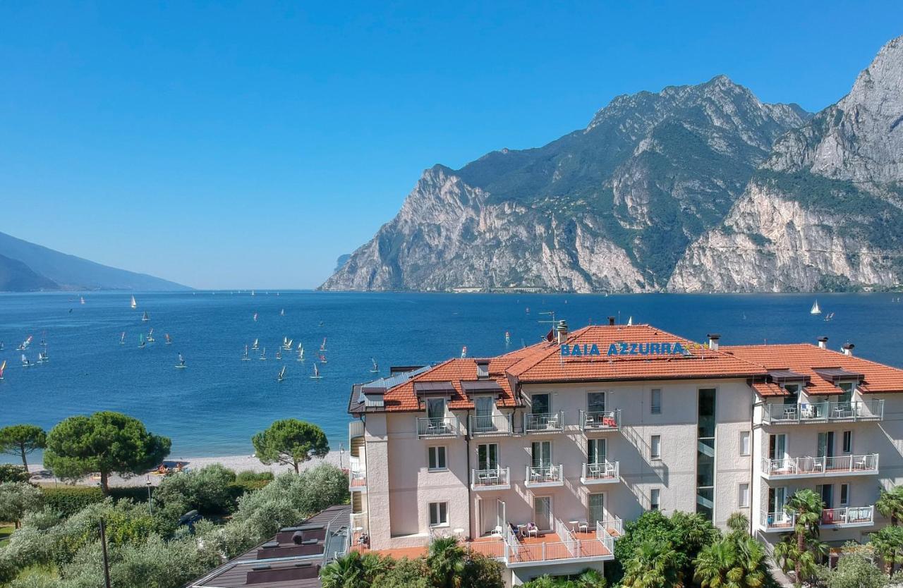 Hotel Baia Azzurra - Lake Front Torbole Sul Garda Exteriör bild